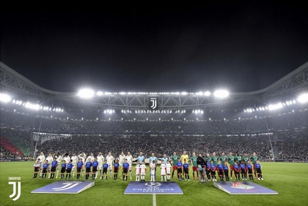 اليوفي و لوكوموتيف موسكو - Juventus & Lokomotiv Moscow enters Allianz Stadium