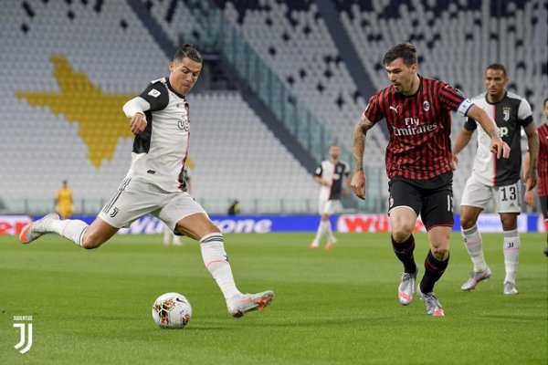 رومانيولي و رونالدو في مباراة يوفنتوس ميلان - Cristiano Ronaldo & Romagnoli in Juve Milan match