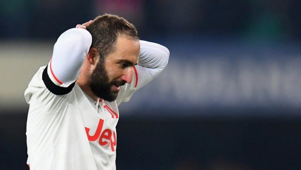 غونزالو هيغوين في مباراة فيرونا يوفنتوس - Gonzalo Higuain in Verona Juventus match