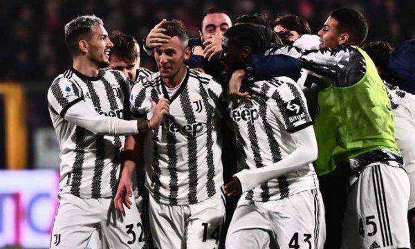 ميليك يحتفل بهدفه خلال مباراة يوفنتوس ضد كريمونيزي - Milik celebrates after his goal during Juventus match Vs Cremonese