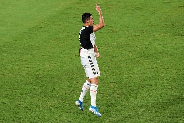 رونالدو يحتفل بهدفه - Cristiano Ronaldo celebrates his goal