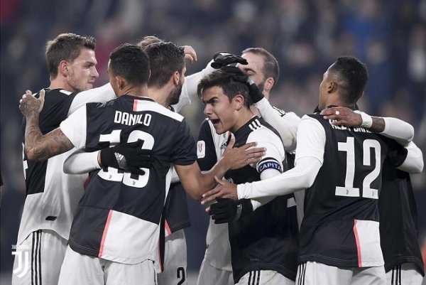 ديبالا يحتفل بهدف اليوفنتوس ضد اودينيزي - Dybala celebrates after Juventus goal