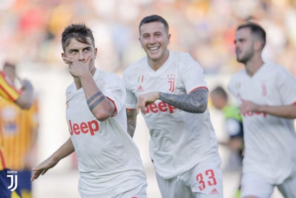 ديبالا يحتفل بهدفه - Dybala celebrates after scored goal