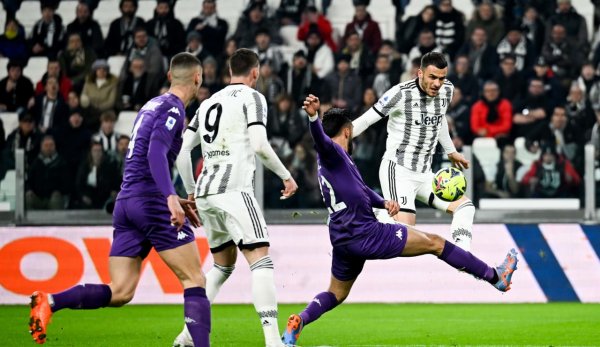كوستيتش خلال مباراة يوفنتوس ضد فيورنتينا 2023 - Filip Kostic during Juventus match Vs Fiorentina