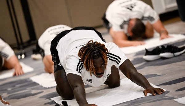مويس كين خلال تمارين يوفنتوس العضلية في دالاس - Moise Kean during Juventus muscle exercises in USA