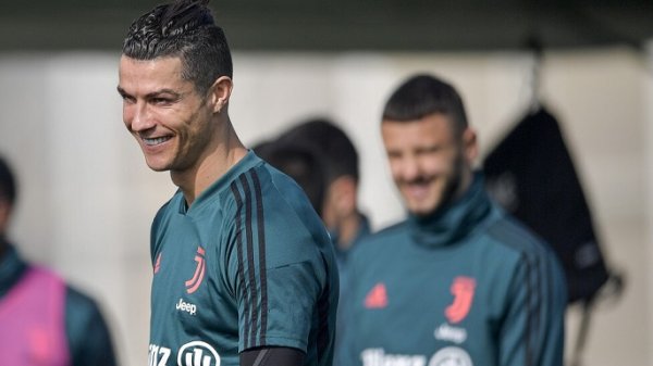 ابتسامة رونالدو في تدريب اليوفي قبل لقاء سبال - Cristiano Ronaldo in Juve training