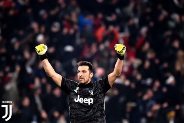 فرحة بوفون في لقاء اليوفي و روما - Buffon joy during Juve Roma match