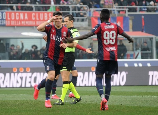 اورسوليني يحتفل بهدفه مع بولونيا ضد بريشيا - Orsolini scores goal for Bologna vs Brescia