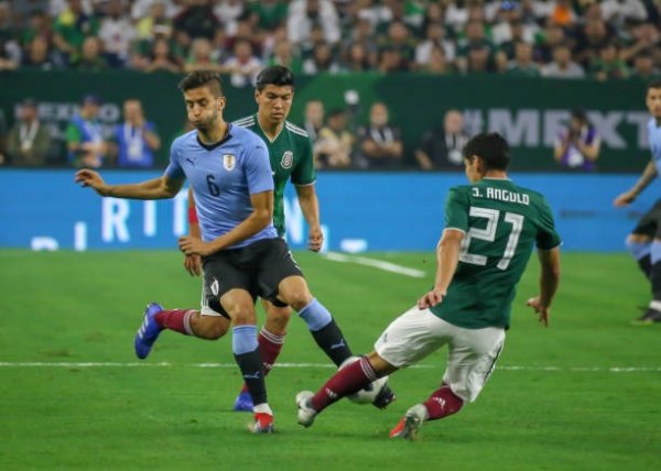 بينتانكور مع الاوروغواي ضد المكسيك - Bentancur with Uruguay