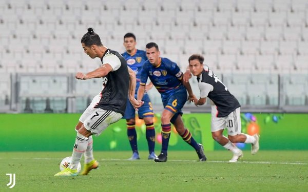 رونالدو يسجل ركلة جزاء في مباراة يوفنتوس و ليتشي - Ronaldo scores a goal from Penalty during Juventus Lecce match