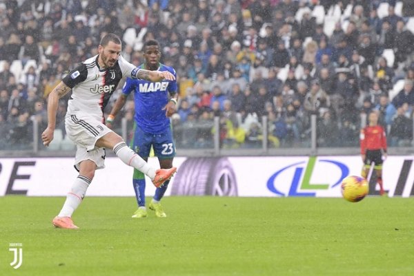 بونوتشي يسجل هدف اليوفي الاول - Bonucci scores 1st goal 