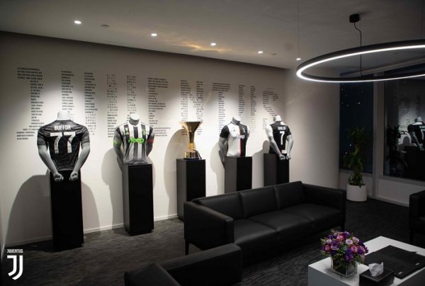 مقر اليوفي الجديد في هونغ كونغ - Juventus headquarters in Hong Kong