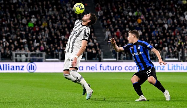مانويل لوكاتيلي خلال مباراة يوفنتوس ضد انتر في الكأس 2023 - Manuel Locatelli during Juventus match Vs Inter Milan