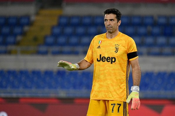 بوفون في نهائي كاس ايطاليا ( نابولي اليوفي ) - Buffon in Coppa Italia final ( Napoli Juve )