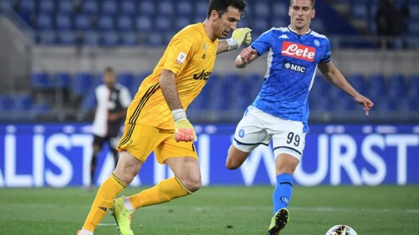 بوفون في نهائي كاس ايطاليا ( نابولي اليوفي ) - Buffon in Coppa Italia final ( Napoli Juve )