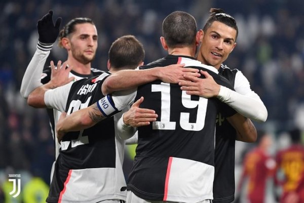 بونوتشي يحتفل بهدفه مع رونالدو ضد روما - Bonucci celebrates with Ronaldo after Juve goal