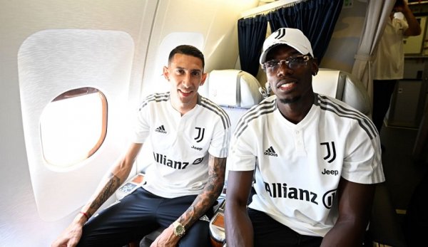 بوغبا و دي ماريا في رحلة اليوفي لأمريكا - Pogba & Di Maria in Juventus plane for USA tour
