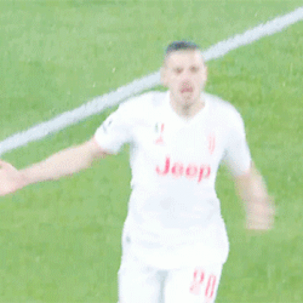 صورة متحركة : ديميرال يحتفل بهدفه مع يوفنتوس ضد روما - Gif : Dybala celebrates after Juventus goal vs Roma