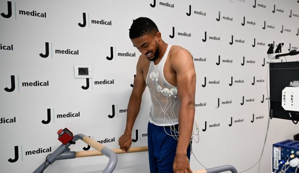 بريمر يجري الفحوصات الطبية قبل توقيعه مع اليوفي - Bremer doing Medical Test with Juventus