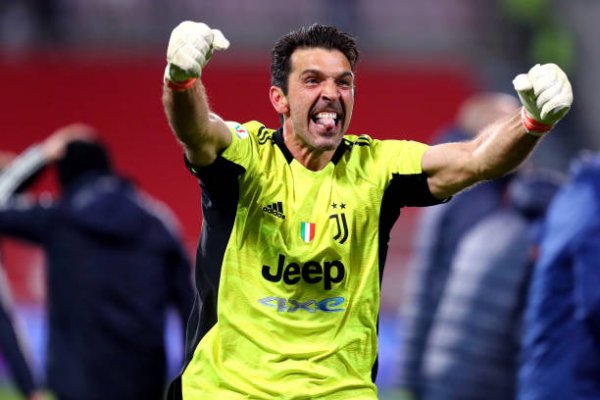 فرحة جيجي بوفون بفوز يوفنتوس في كاس ايطاليا 2021 - Juve Legend Buffon happy after Coppa Italia victory 