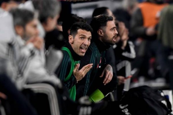 بوفون مع بينسوليو في متابعة لقاء نابولي و اليوفي - Buffon & Pinsoglio reaction in Napoli Juventus match