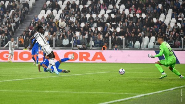 مويس كين يسجل هدفه في مباراة يوفنتوس امبولي - Moise Kean scores goal during Juventus Empoli match