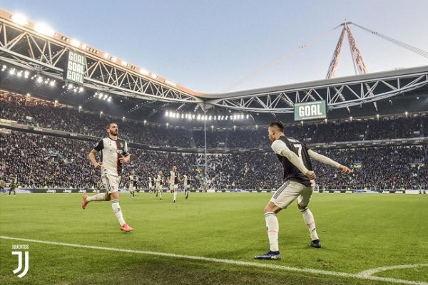 رونالدو يحتفل بهدفه الثاني - Ronaldo celebrates after goal