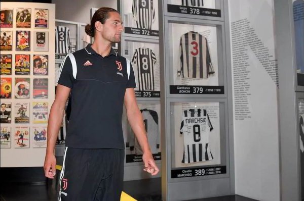 رابيو في متحف اليوفي - Rabiot in Juve Museum