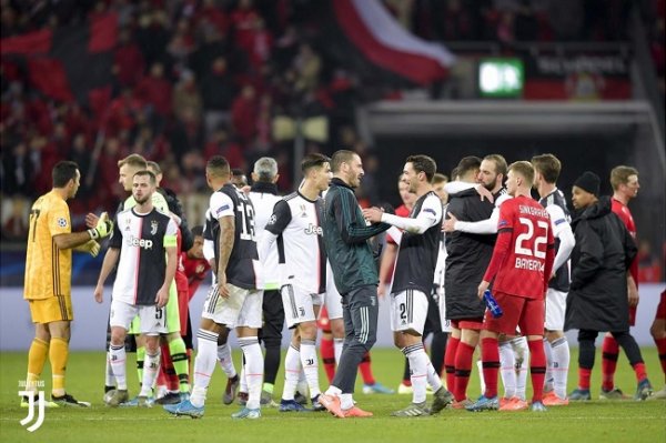 لاعبي اليوفي يحتفلون بالفوز ضد ليفركوزن - Juventus Players celebration