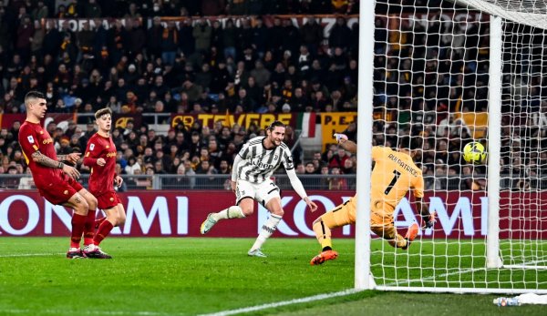 رابيو خلال مباراة يوفنتوس ضد روما في الأولمبيكو 2023 - Rabiot during Juventus match Vs As Roma