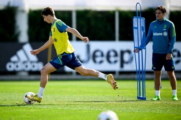 ميريتي في تدريبات يوفنتوس 3-10-2022 Miretti in Juventus training