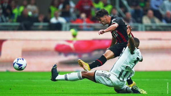 دياز يسجل لميلان في مباراة ميلان يوفنتوس - Diaz scores during Milan Juventus match