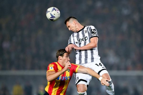 ميليك خلال مباراة ليتشي × يوفنتوس - Milik during Lecce Juventus match