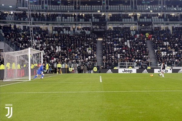 ديبالا يسجل هدف اليوفي من ركلة جزاء - Dybala scores for Juve vs Udinese