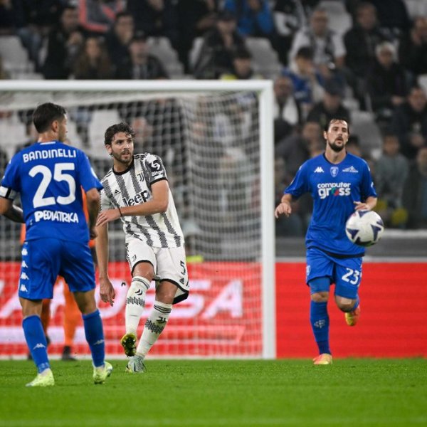 لوكاتيلي خلال مباراة يوفنتوس امبولي - Locatelli during Juventus Empoli match
