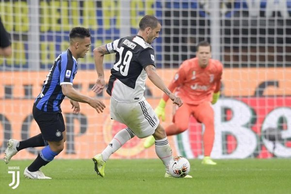 بونوتشي امام لاوتارو مارتينيز - Bonucci Vs Lautaro Martinez