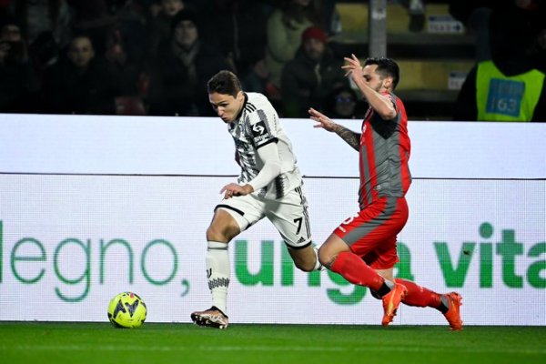 فيدريكو كييزا خلال مباراة يوفنتوس ضد كريمونيزي - Federico Chiesa during Juventus match Vs Cremonese