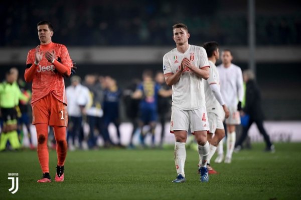 دي ليخت و تشيزني يحيون الجمهور بعد مباراة فيرونا و اليوفي - de ligt & Szczesny after Verona Juve match