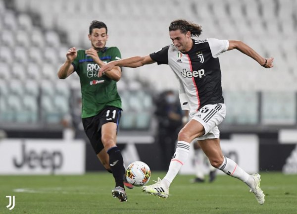 رابيو ضد فرولر خلال مباراة يوفنتوس ضد اتالانتا - Rabiot Vs Freuler during Juventus Atalanta match