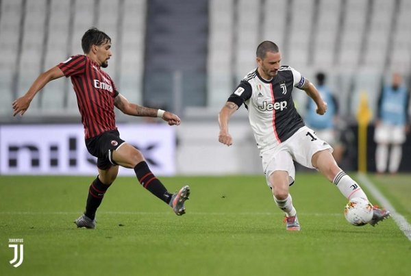 بونوتشي و باكيتا في مباراة يوفنتوس ميلان - Bonucci & Paqueta in Juve Milan match