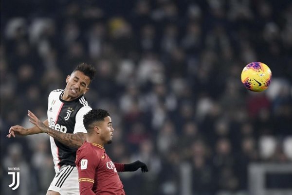 دانيلو امام كليفيرت في لقاء يوفنتوس و روما - Kluivert vs Danilo in Juventus Roma