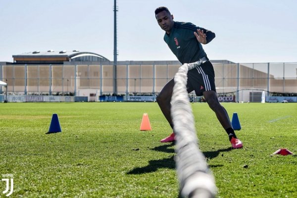 اليكس ساندرو في تدريب يوفنتوس - Alex Sandro in Juventus training