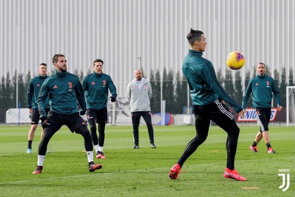 رونالدو و بيانيتش بتدريب يوفنتوس - Pjanic & Cristiano Ronaldo in juve training