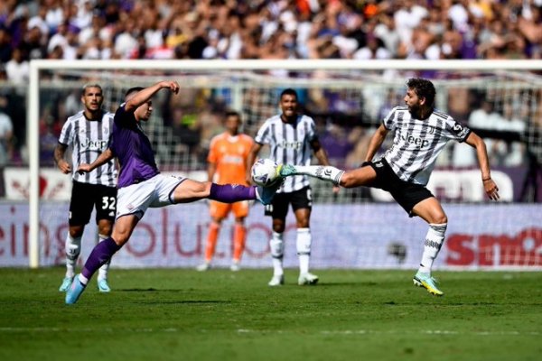 لوكاتيلي في مباراة فيورنتينا يوفنتوس - Locatelli in Fiorentina Juventus match