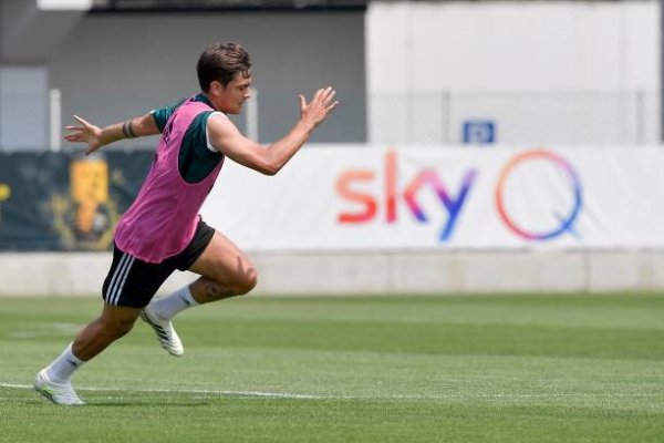 ديبالا خلال تدريب اليوفي في مايو 2020 - Dybala during Juventus training
