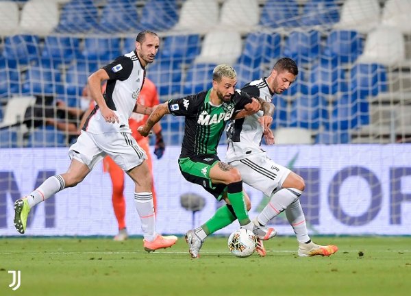 بينتانكور ضد كابوتو في مباراة ساسولو يوفنتوس - Bentancur Vs Chiellini in Sassuolo Juventus match