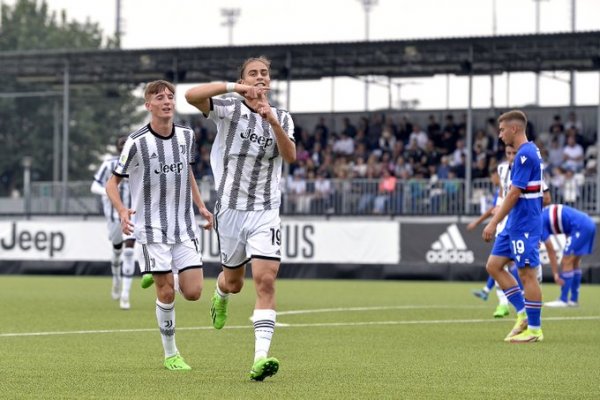 يلدز يحتفل بهدفه في مباراة شباب يوفنتوس و سامبدوريا - Yildiz celebrates after his goal during Juventus U19 match against Sampdoria