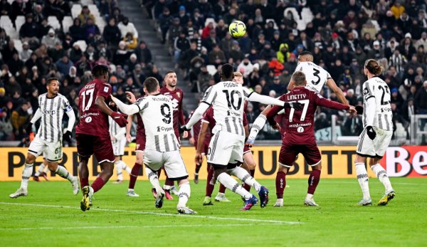 بريمر يسجل هدف خلال مباراة يوفنتوس ضد تورينو 2023 - Bremer scores a goal during Juventus match Vs Torino