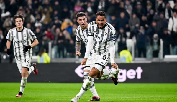 دانيلو يحتفل بهدفه خلال مباراة يوفنتوس ضد تورينو 2023 - Danilo celebrates after scoring a goal during Juventus match Vs Torino