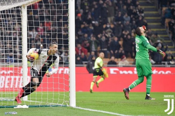 رونالدو يحتفل بهدفه في مباراة ميلان اليوفي - Ronaldo scores goal in Milan Juventus